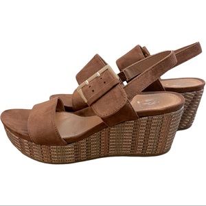 NWOT New Directions Jazlene Faux Suede Brown & Rattan Wedge Sandal Size 7